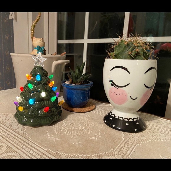 Retro Look Ceramic 10” Light-up Christmas Trees - Picture 4 of 12